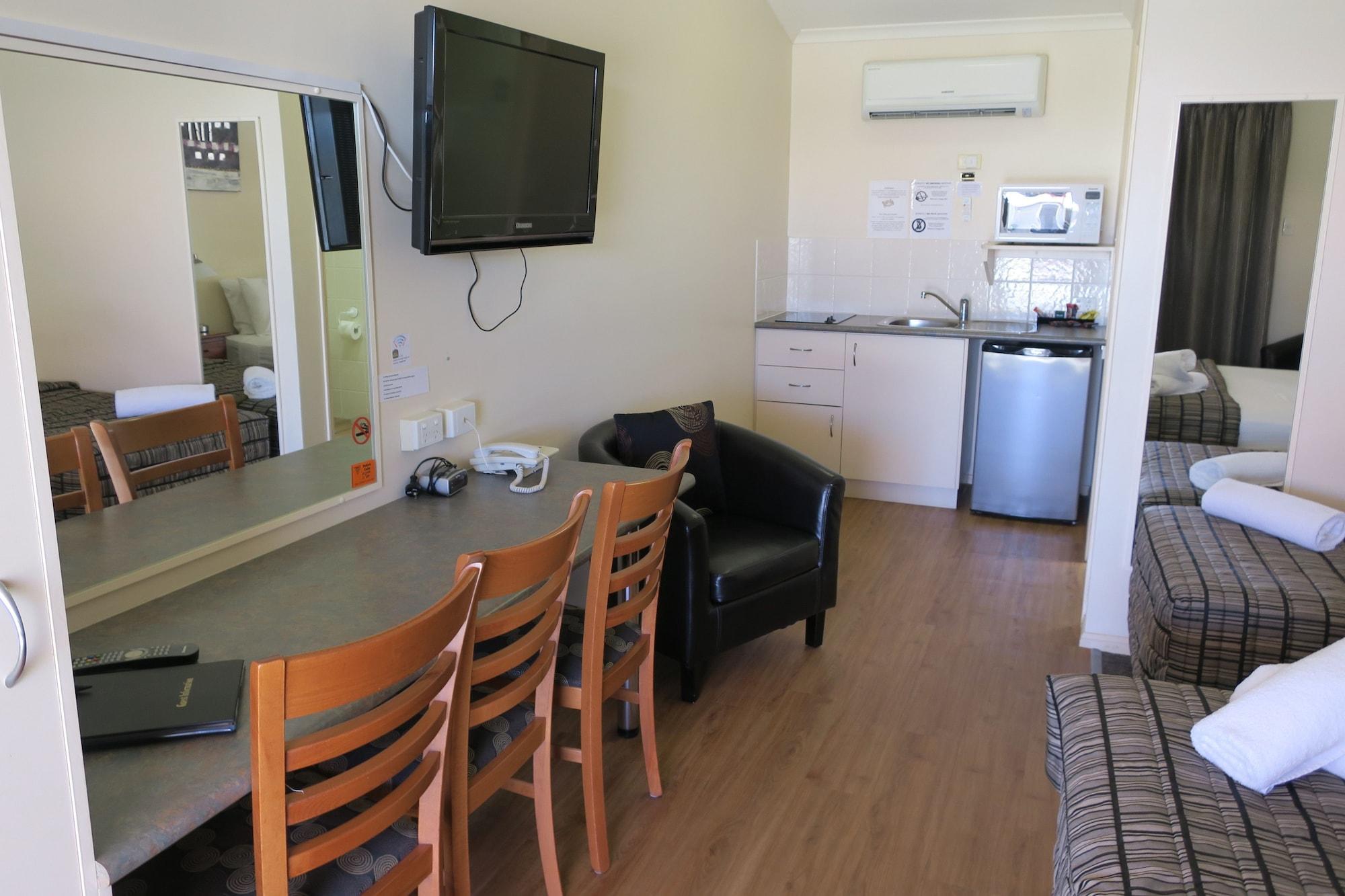 Caboolture Central Motor Inn, Sure Stay Collection By BW Экстерьер фото