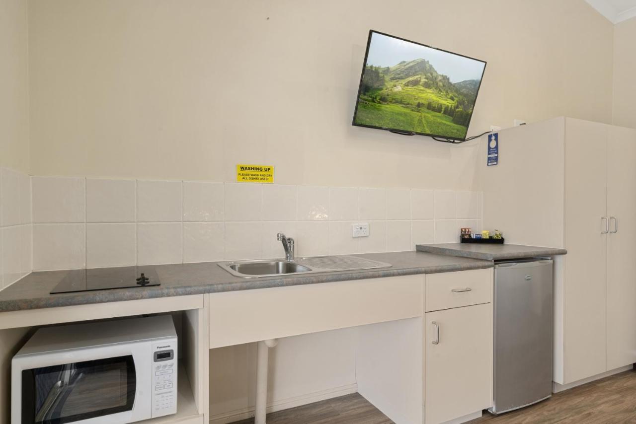 Caboolture Central Motor Inn, Sure Stay Collection By BW Экстерьер фото