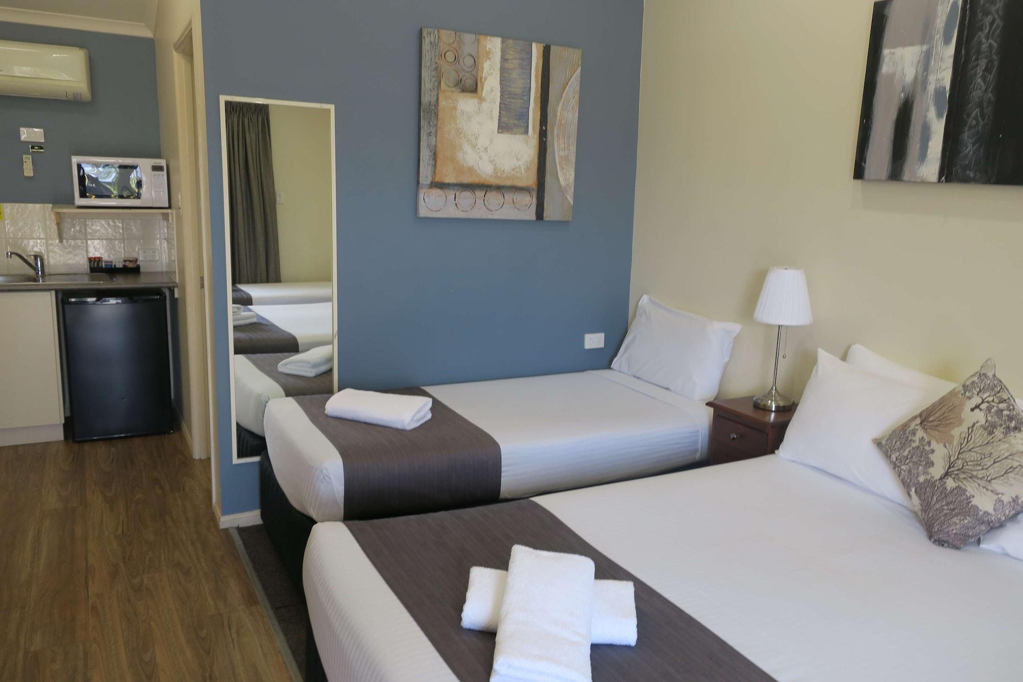 Caboolture Central Motor Inn, Sure Stay Collection By BW Экстерьер фото