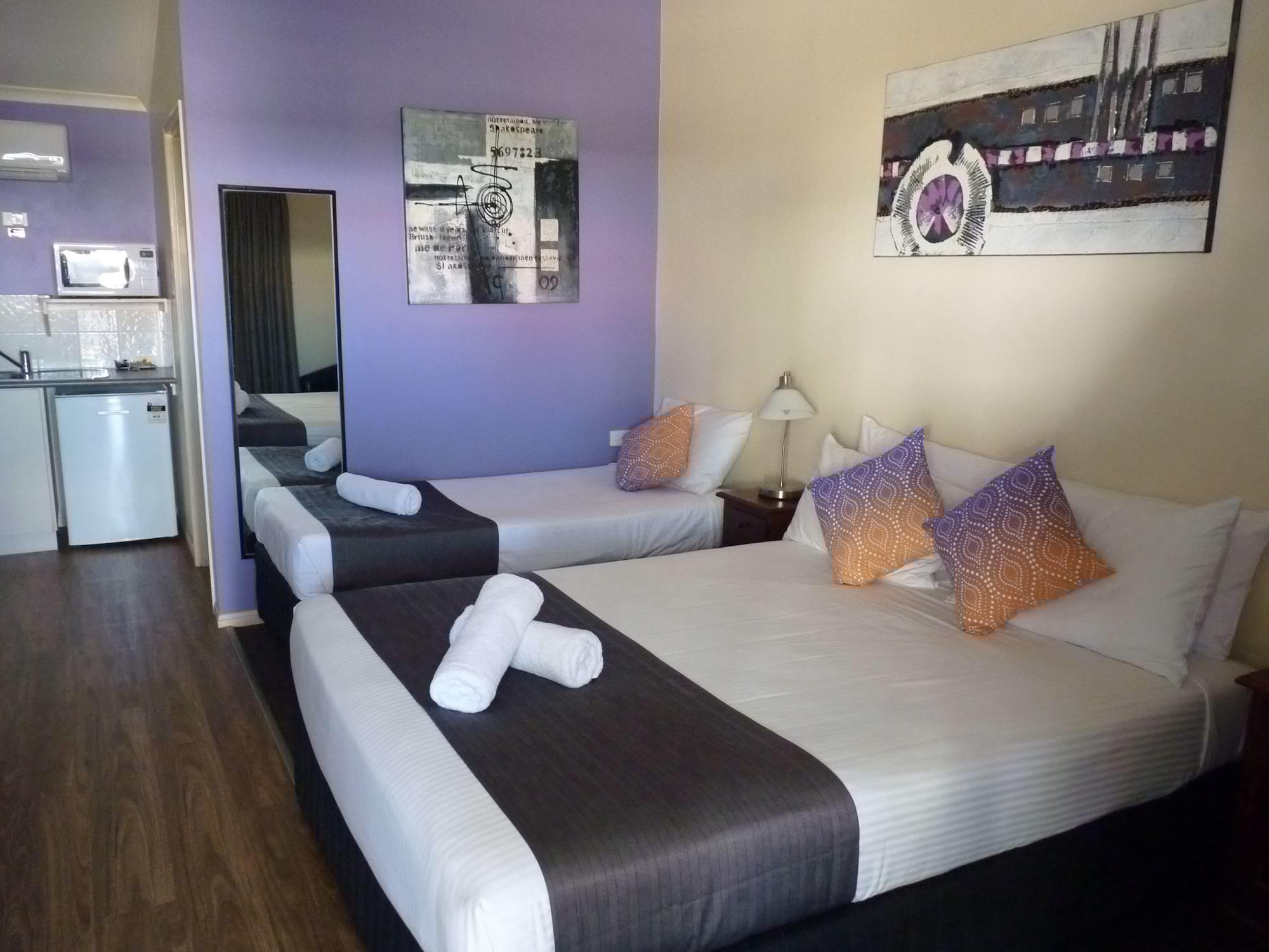 Caboolture Central Motor Inn, Sure Stay Collection By BW Экстерьер фото