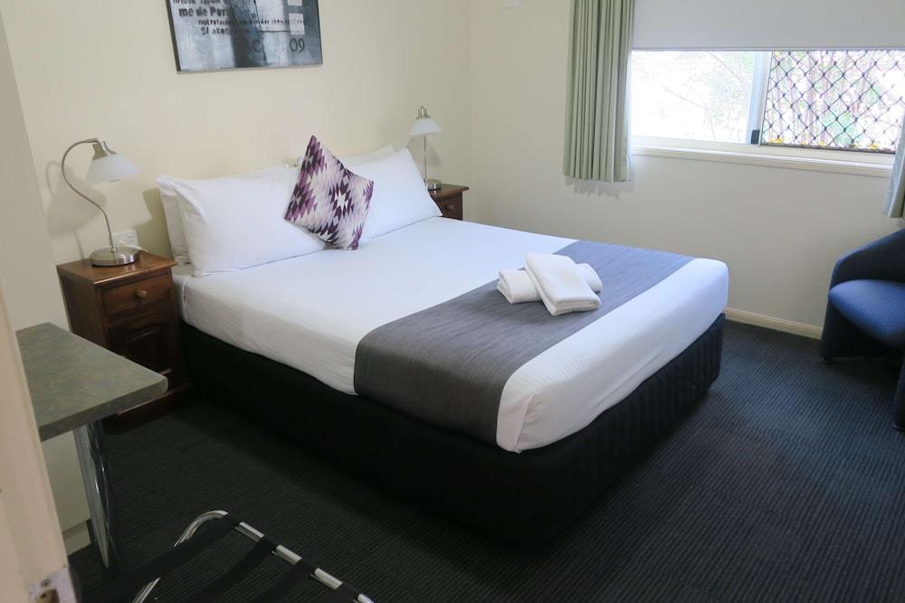 Caboolture Central Motor Inn, Sure Stay Collection By BW Экстерьер фото