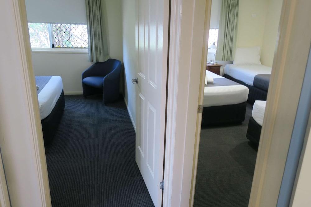 Caboolture Central Motor Inn, Sure Stay Collection By BW Экстерьер фото