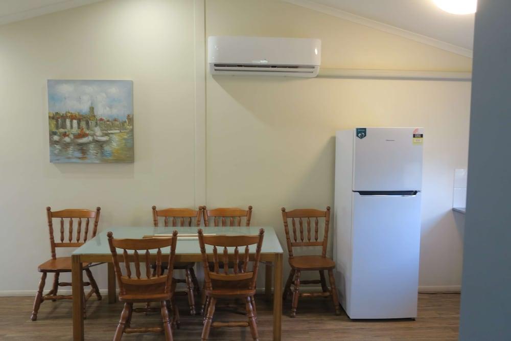 Caboolture Central Motor Inn, Sure Stay Collection By BW Экстерьер фото