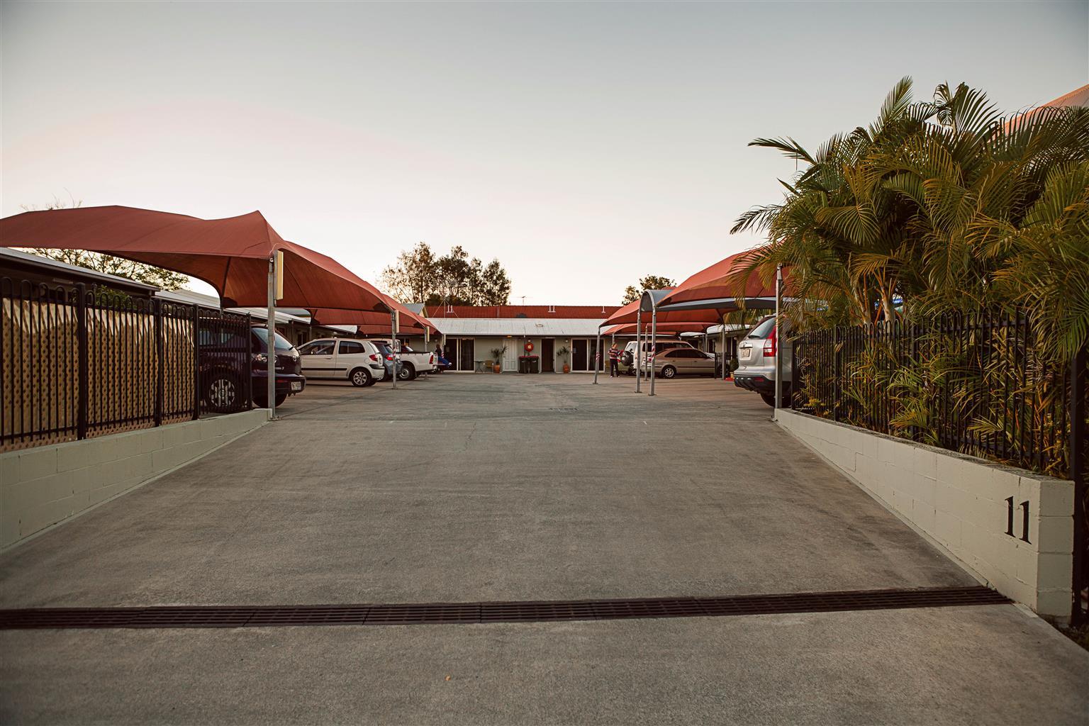 Caboolture Central Motor Inn, Sure Stay Collection By BW Экстерьер фото