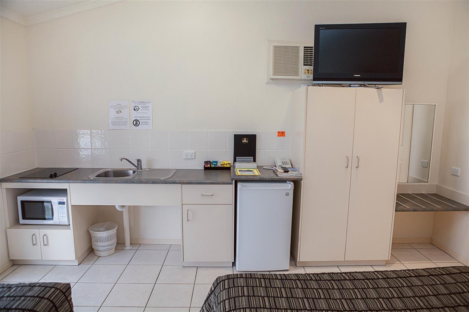 Caboolture Central Motor Inn, Sure Stay Collection By BW Экстерьер фото