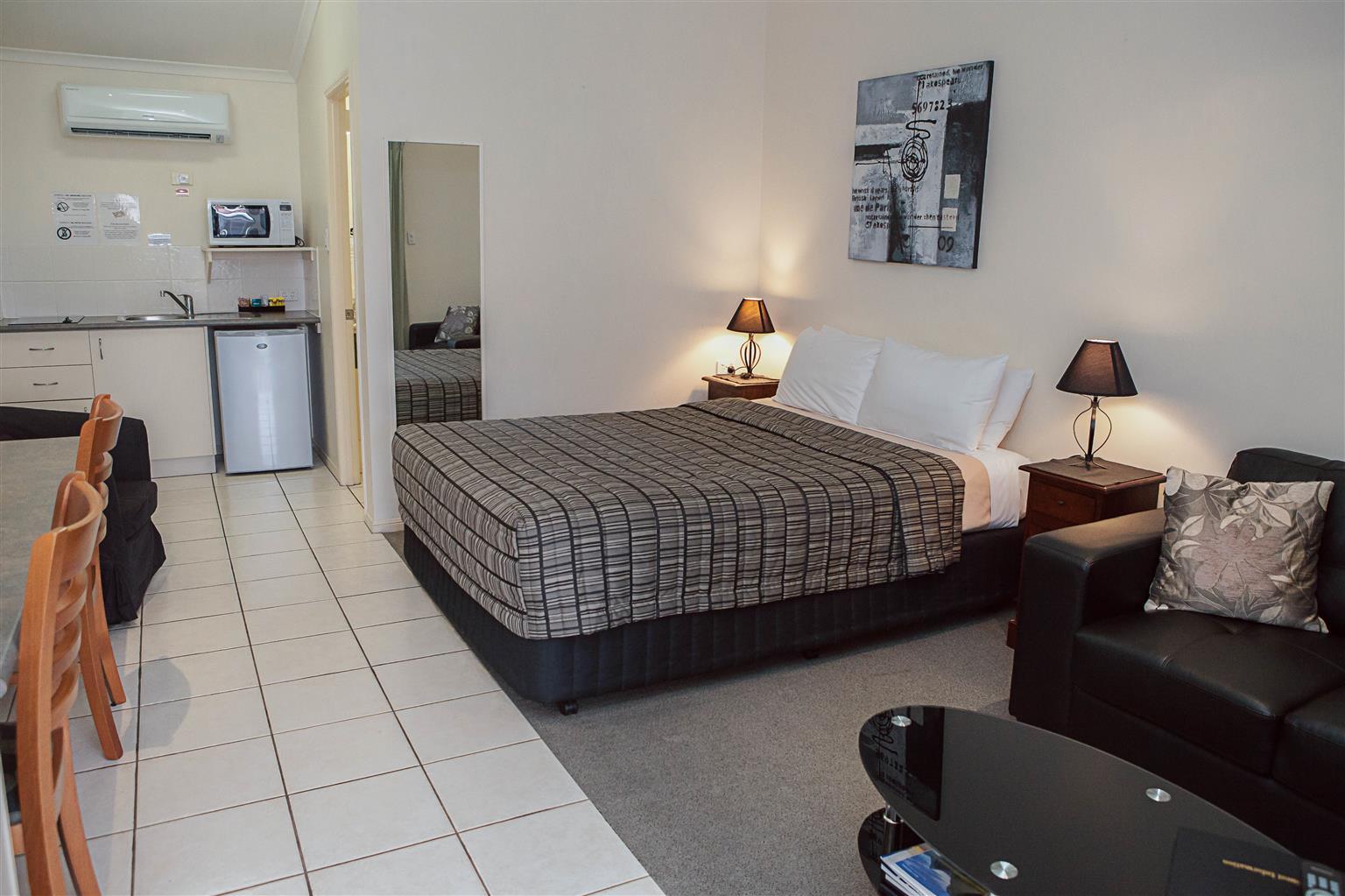 Caboolture Central Motor Inn, Sure Stay Collection By BW Экстерьер фото
